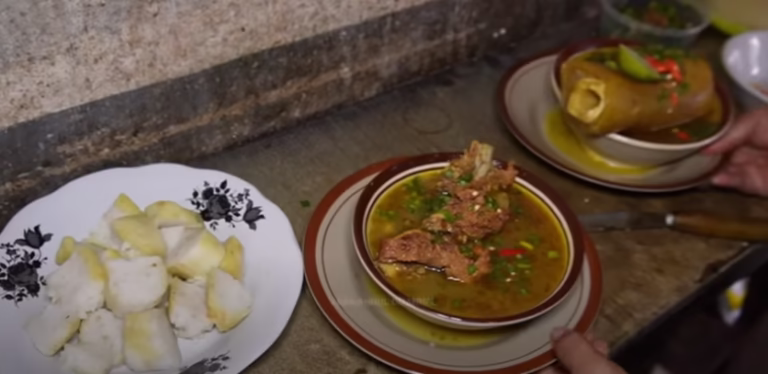 Kuliner Soto Kikil di Socah, Bangkalan, Madura