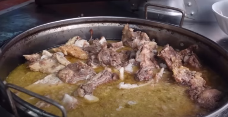 Sensasi Bakso Iga di Warung Mas Eko Maju Bandung