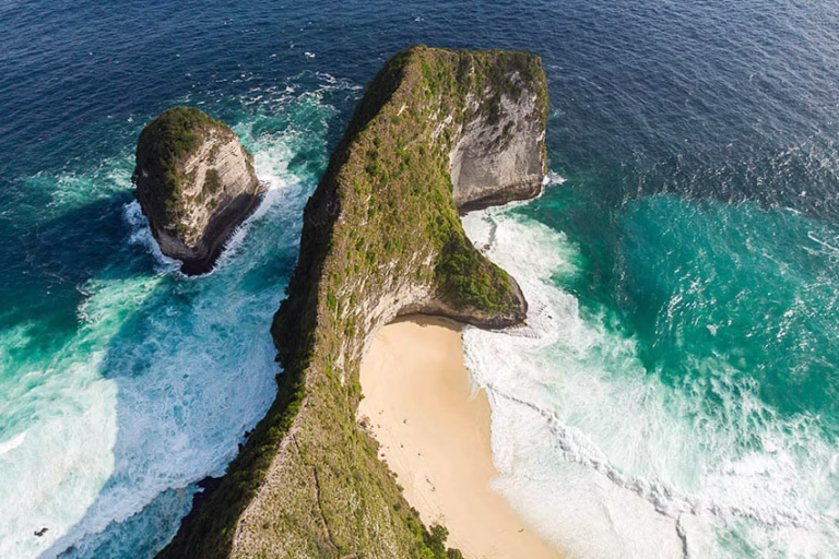 5 Destinasi Wisata Paling Hits di Indonesia Wajib Kamu Kunjungi!