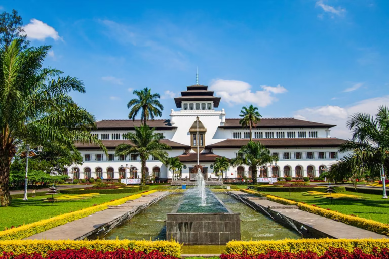 5 Tempat Wisata Bandung yang Lagi Hits Tahun Ini