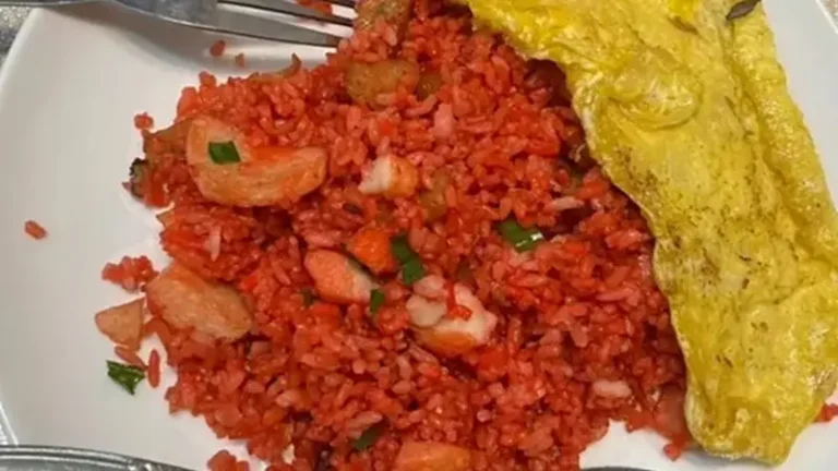 Mantan Koki Hotel Bintang Lima Jualan Nasi Goreng Gerobakan