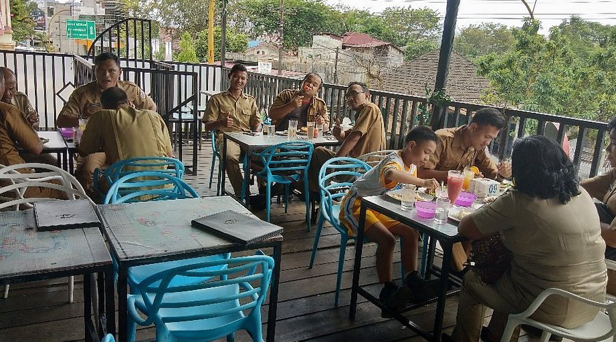 lensaperjalanan.com