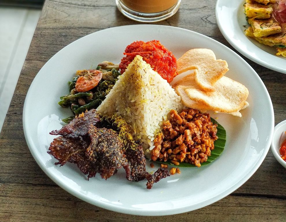 https://lensaperjalanan.com/traveling/meulaboh/5-tempat-nongkrong-di-meulaboh-yang-harus-lo-kunjungi/