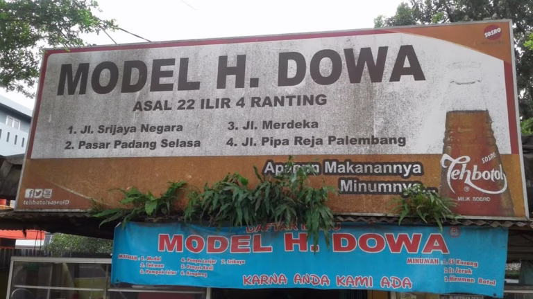 Menikmati Kuliner Khas Palembang di Warung Model Haji Dowa