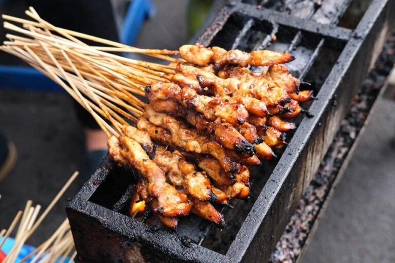 Kuliner Pagi di CFD Sudirman: Sate dan Nasi Goreng Kambing!