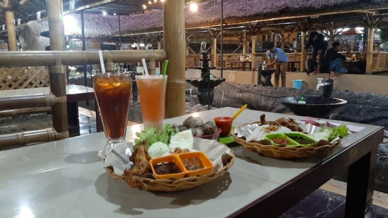 https://lensaperjalanan.com/traveling/meulaboh/5-tempat-nongkrong-di-meulaboh-yang-harus-lo-kunjungi/