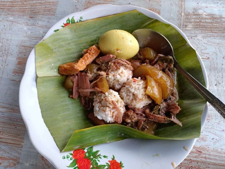 Sarapan Pagi di Kebumen Nasi Penggel Jadi Andalan