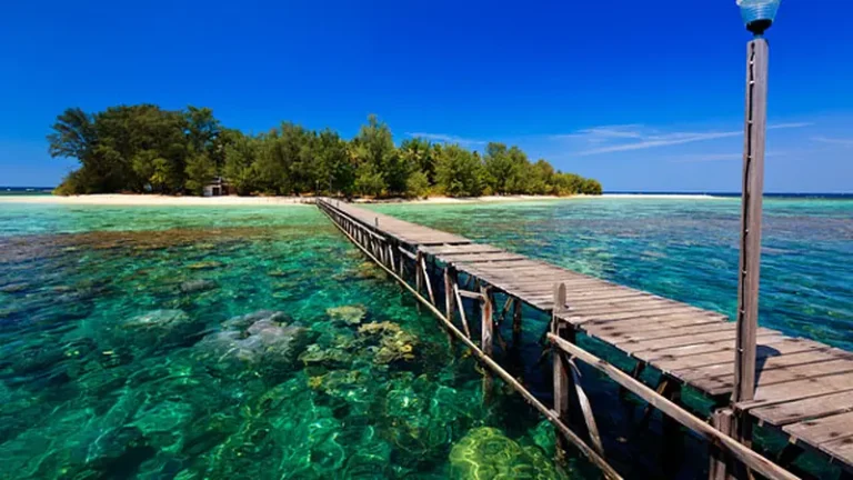 Objek Wisata Indonesia dengan Pemandangan Indah