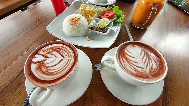 Rekomendasi Cafe Tempat Nongkrong di Kota Koba: Surga Nongkrong dan Kuliner Asik