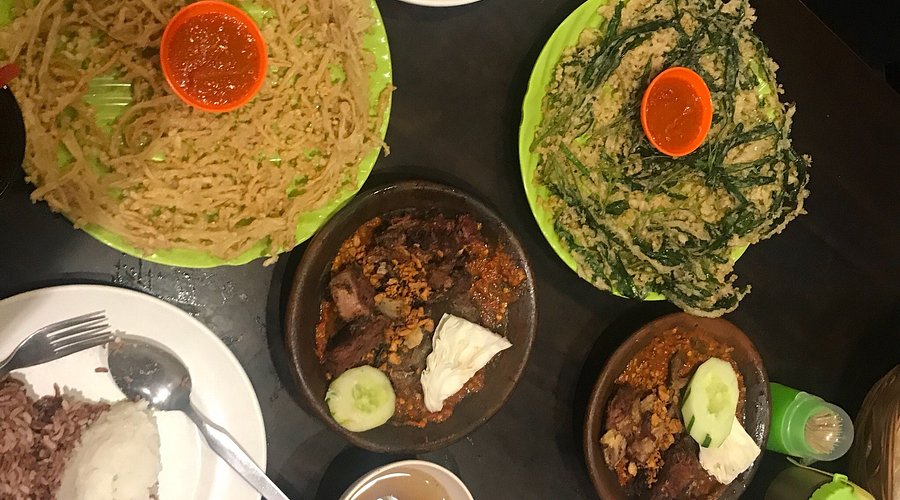 https://lensaperjalanan.com/traveling/rekomendasi-kafe-hits-di-jambi-cocok-jadi-tempat-nongkrong/