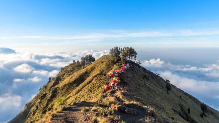 6 Destinasi Wisata Petualangan di Indonesia Seru dan Menantang