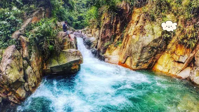 5 Curug di Bogor yang Bakal Menyegarkan Liburan Kamu